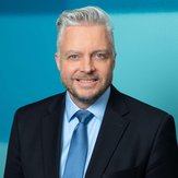 Dr.-Ing. Thomas Sowa Dr.-Ing. Thomas Sowa