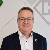 Dr. Christian Hinsel Dr. Christian Hinsel
